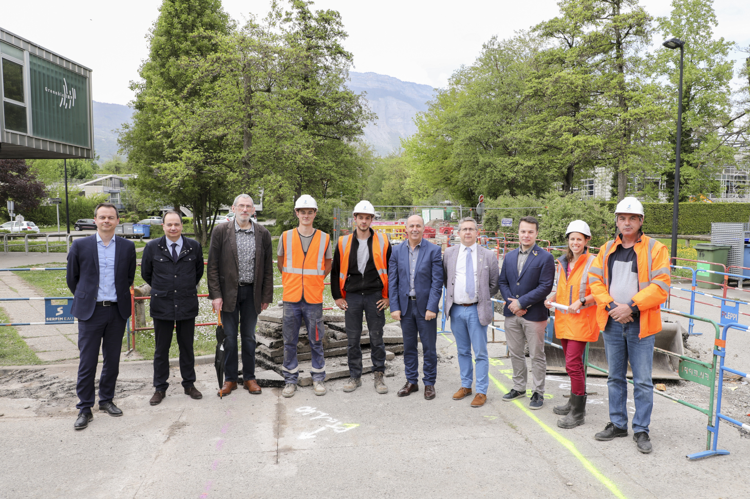 Visite du chantier de raccordement de la piscine universitaire et de la sous-station de chauffage du campus UGA avec les partenaires du territoire