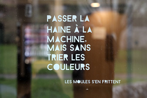 Ecrire et coller contre les discriminations raciales avec Petite Poissone