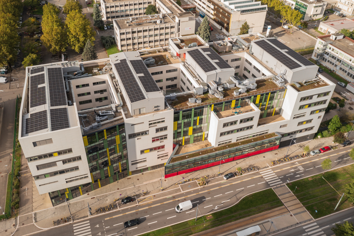 La centrale photovoltaïque installée sur le toit du bâtiment GreEn-ER. Crédit photo : Pierre Jayet