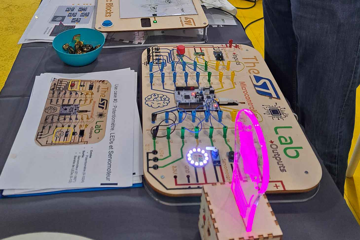 Forum des métiers - CMA - Malettes pédagogiques - électronique