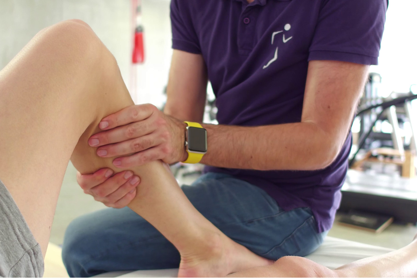 Séance de soins d’un étudiant sportif de haut niveau de l’UGA au cabinet Kiné Santé Sport © UGA