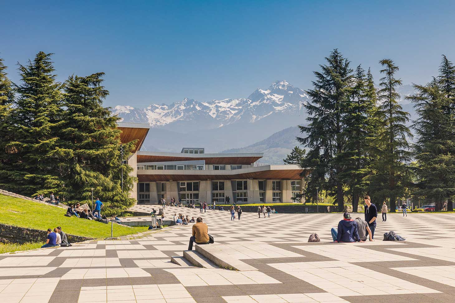 The central square on the Saint-Martin-d'Hères campus