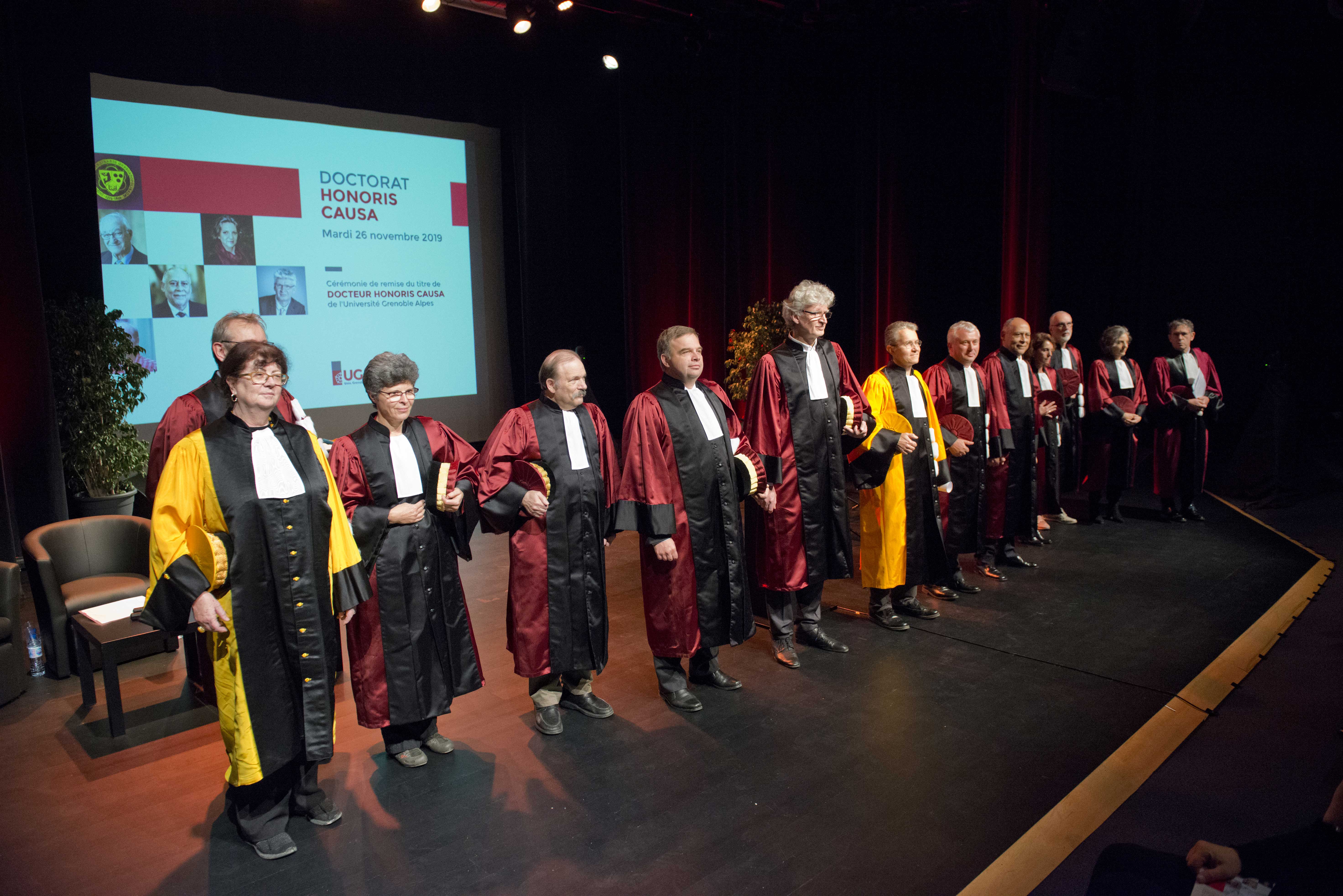 les futurs Docteurs Honoris Causa de l’UGA après leur entrée solennelle sur le 1er concerto Brandebourgeois de Johann Sebastian Bach les futurs Docteurs Honoris Causa de l’UGA après leur entrée solennelle sur le 1er concerto Brandebourgeois de Johann Sebastian Bach