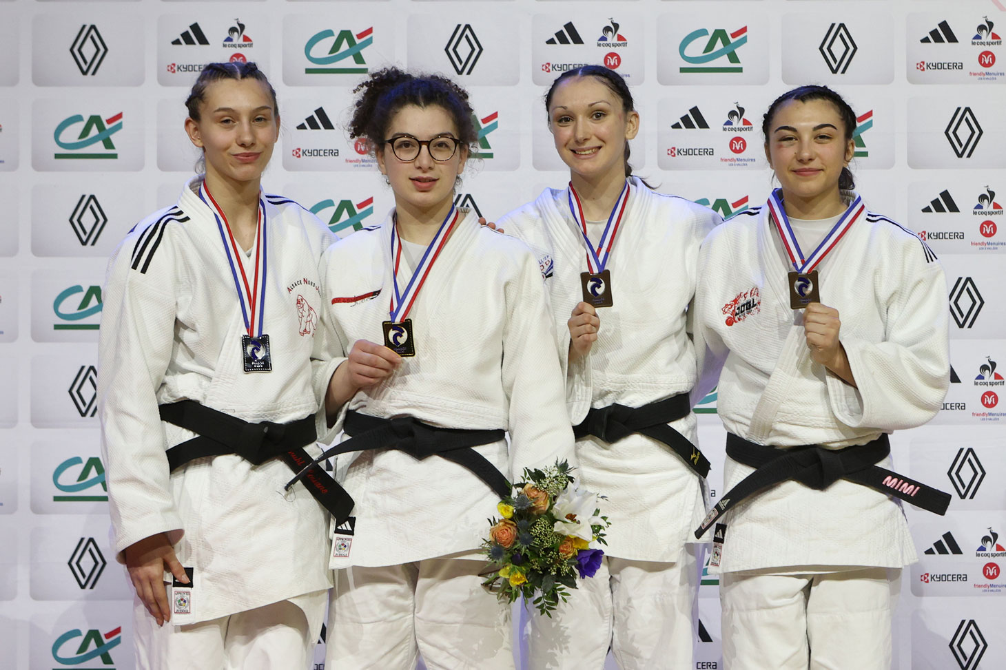 Emilie Dando (à droite) sur le podium du championnat de France juniors de 1ère division © France Judo - P. Rabouin