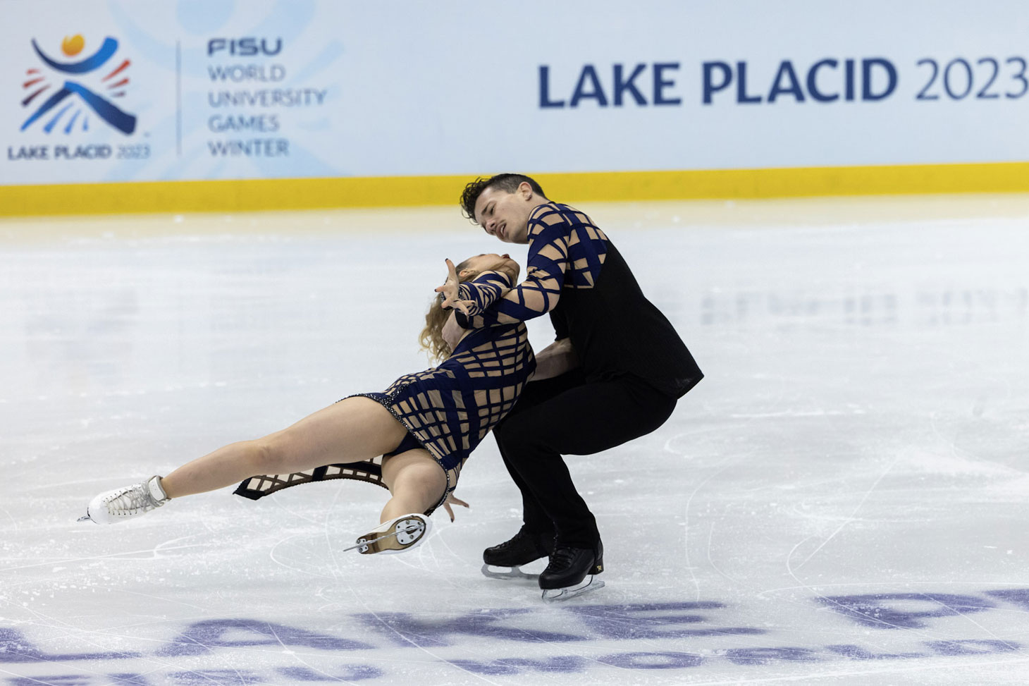 Thomas Nabais et Marie Dupayage décrochent la médaille d'or en danse sur glace