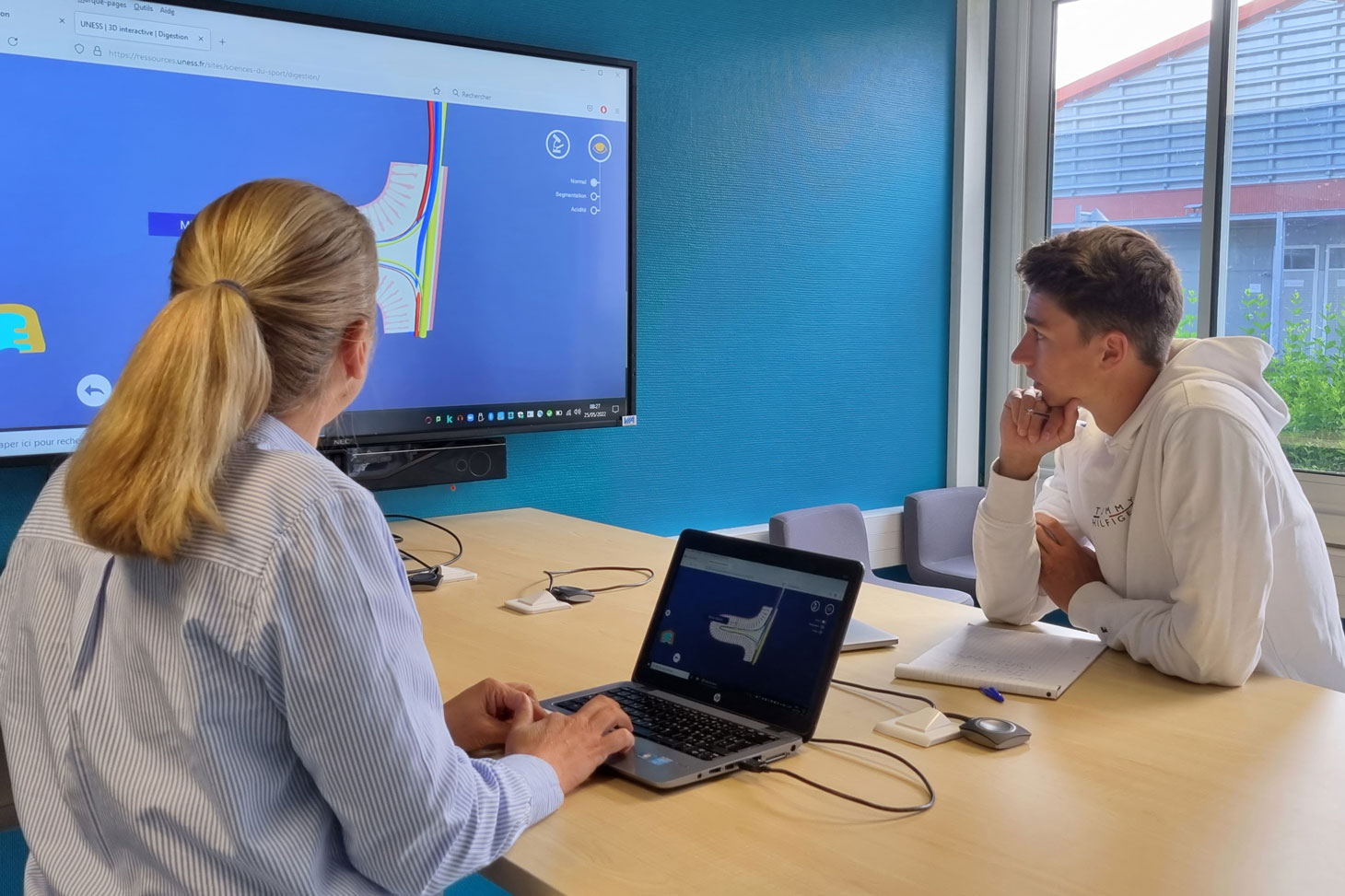 Éric Perrot en mai 2022 sur le campus de l'UGA pour une session de cours individualisés après sa saison d’hiver sur le circuit international et sa sélection aux JO de Pékin.