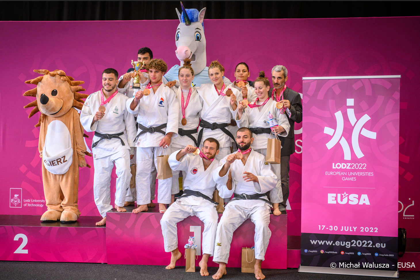 La "team" judo de l’AS UGA décroche une médaille de bronze par équipe aux Jeux universitaires européens 2022 en Pologne © Michal Walusza - EUSA