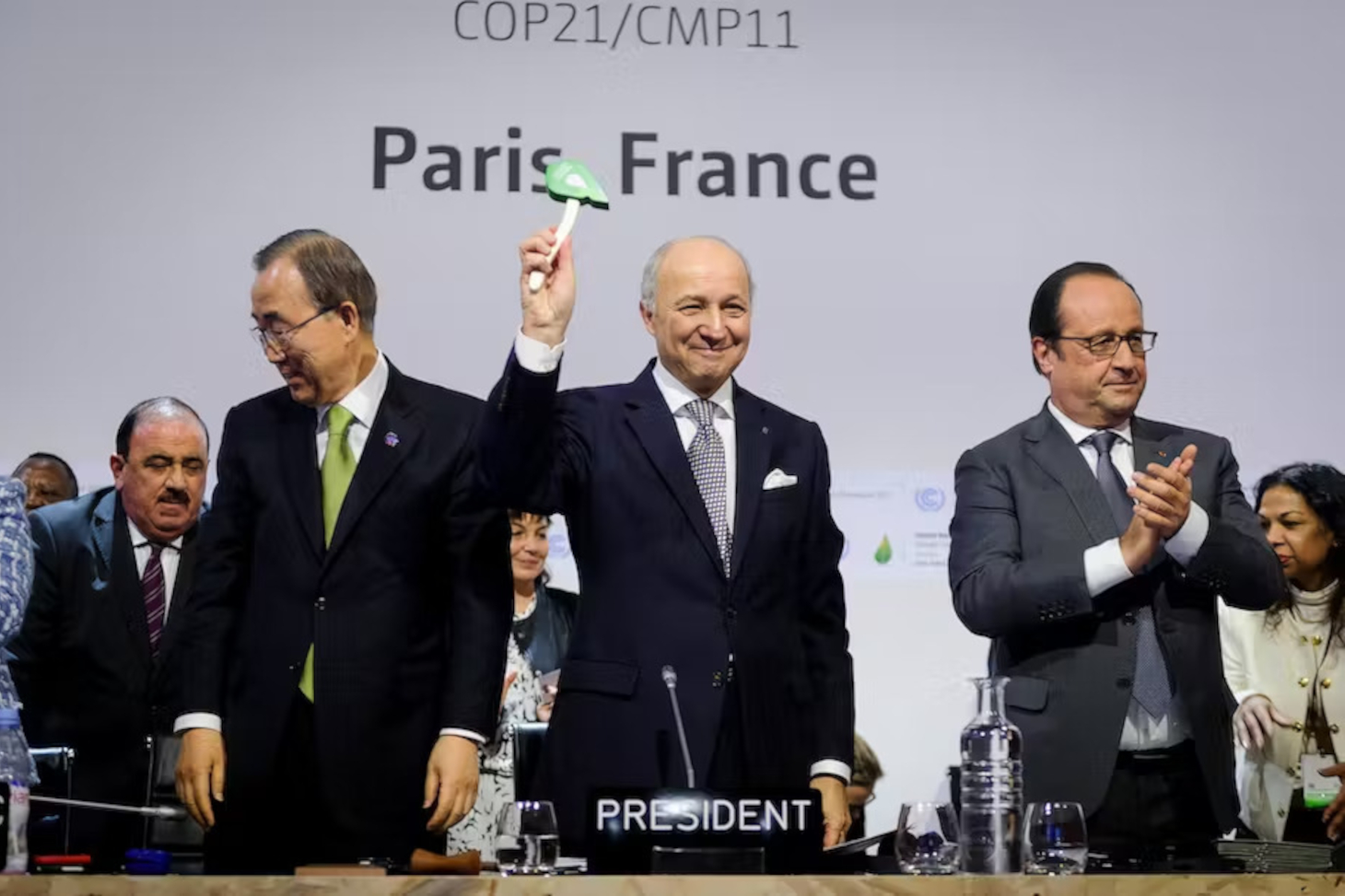 Quels impacts macroéconomiques peut-on anticiper dans la mise en œuvre des objectifs de l’accord de Paris ? COP Paris / Flickr