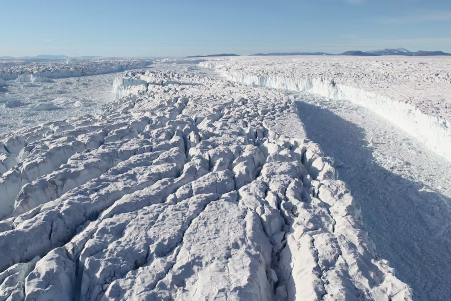 Le glacier Zachariæ Isstrøm en 2016. Ce dernier décharge des icebergs de plusieurs kilomètres de long dans l’océan. Romain Millan, Fourni par l'auteur