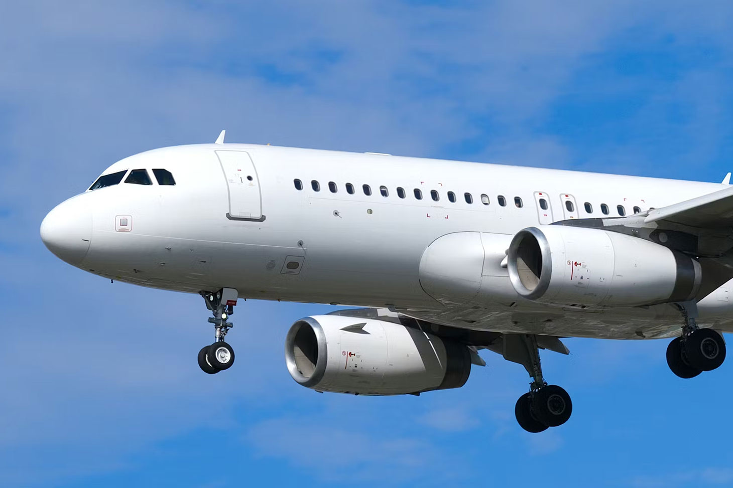 La redondance des systèmes critiques dans un avion est censée garantir la sécurité de l’appareil en cas de défaillance. Alors, comment expliquer le récent incident ? Travers Lewis/Shutterstock