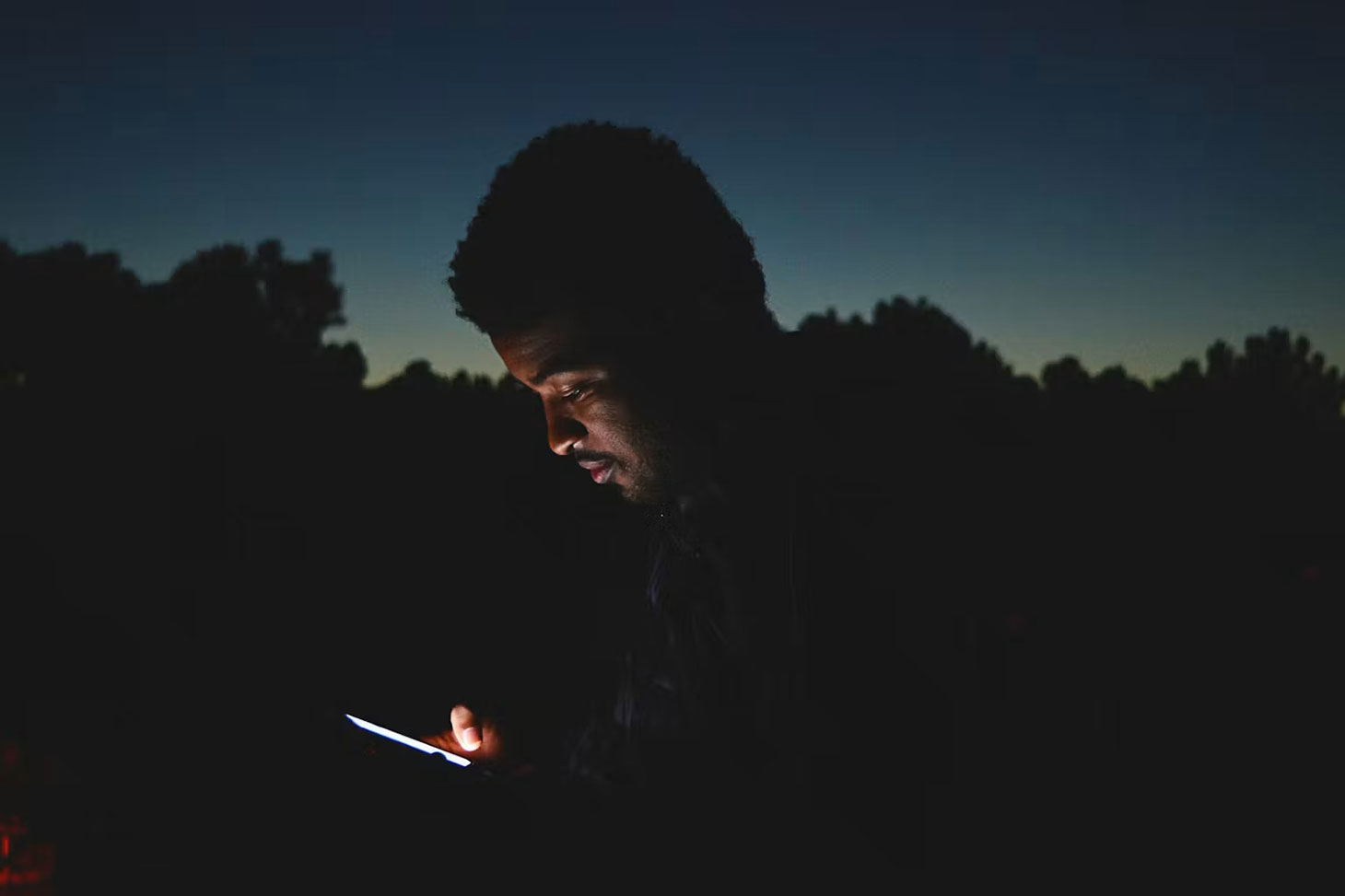 S’envoyer un message permet de mieux éclairer sa journée. Rui Silvestre/Unsplash, CC BY