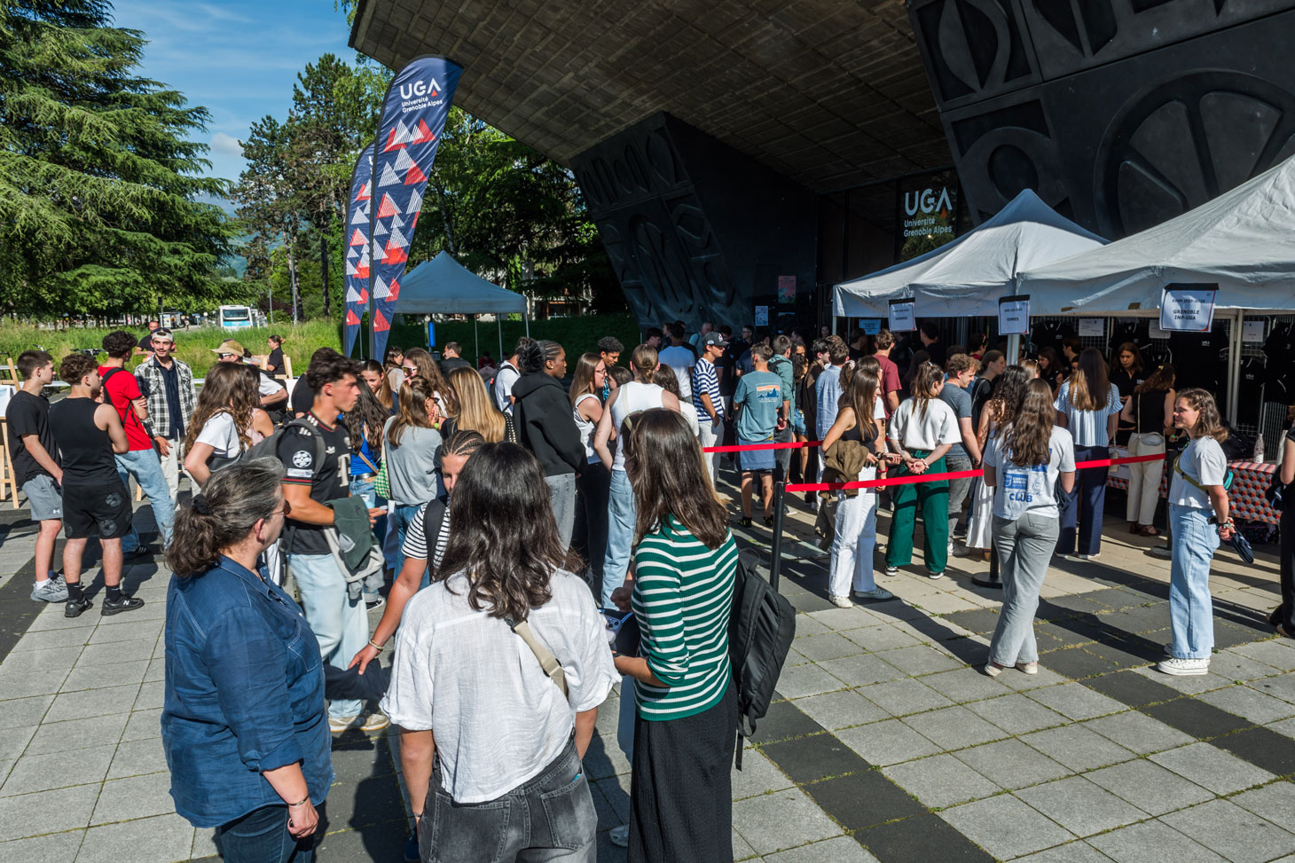 Les étudiantes et étudiants SHN de l’UGA avant le début de la cérémonie