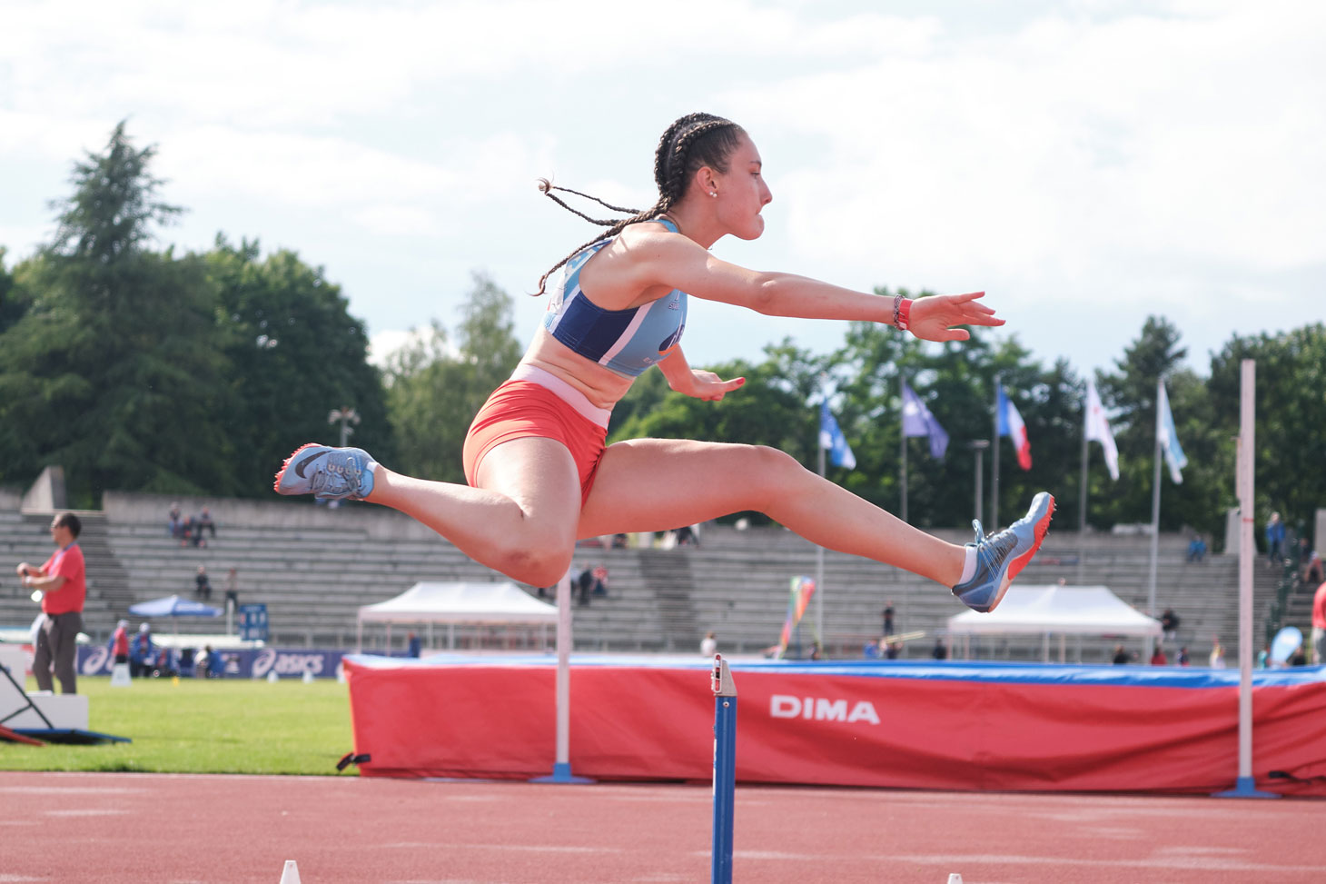 Margot Maret championne de France universitaire Junior sur le 400m haies indoor © Rémy Théolier