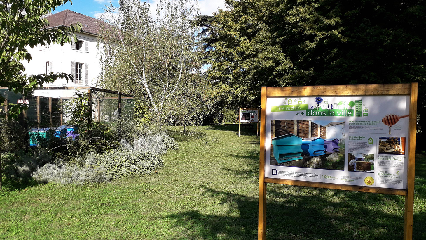 Photo de l’exposition dans le Jardin Dominique Villars Photo de l’exposition dans le Jardin Dominique Villars