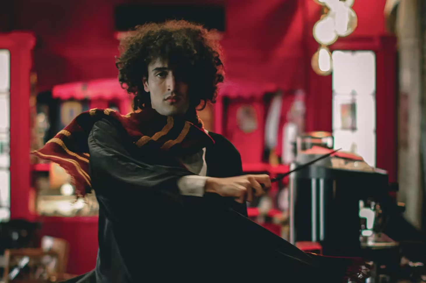 Vous rêvez de passer un moment dans le monde de Harry Potter ? Ce serait possible avec la technique du « shifting ». Khashayar Kouchpeydeh/Unsplash, CC BY