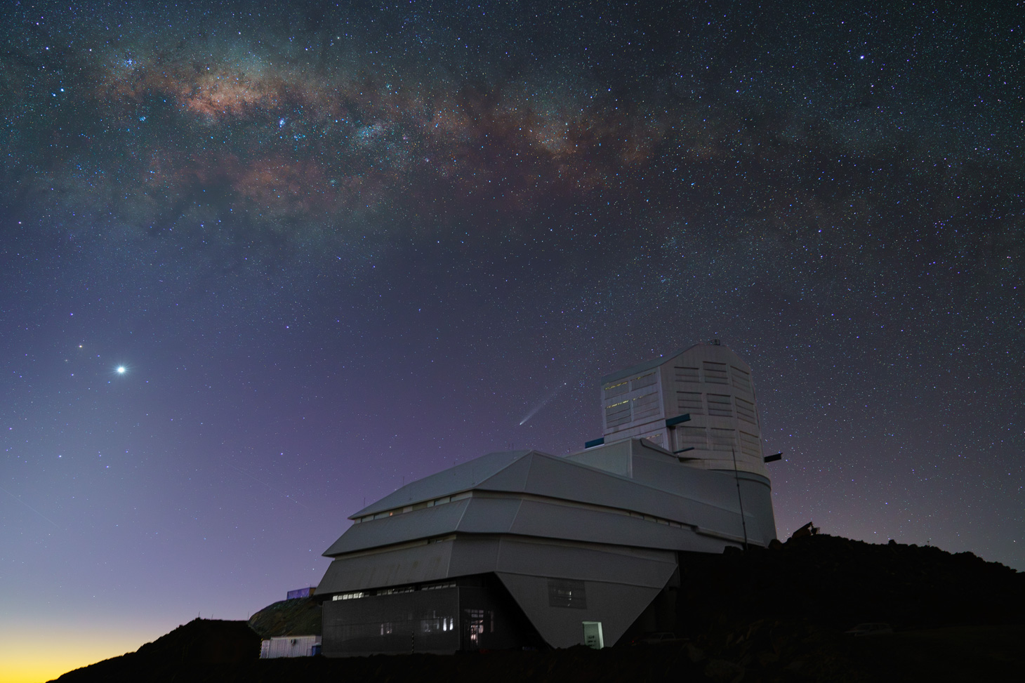 Observatoire Vera C.Rubin dans le désert Atacama, Crédit: Hernan Stockebrand