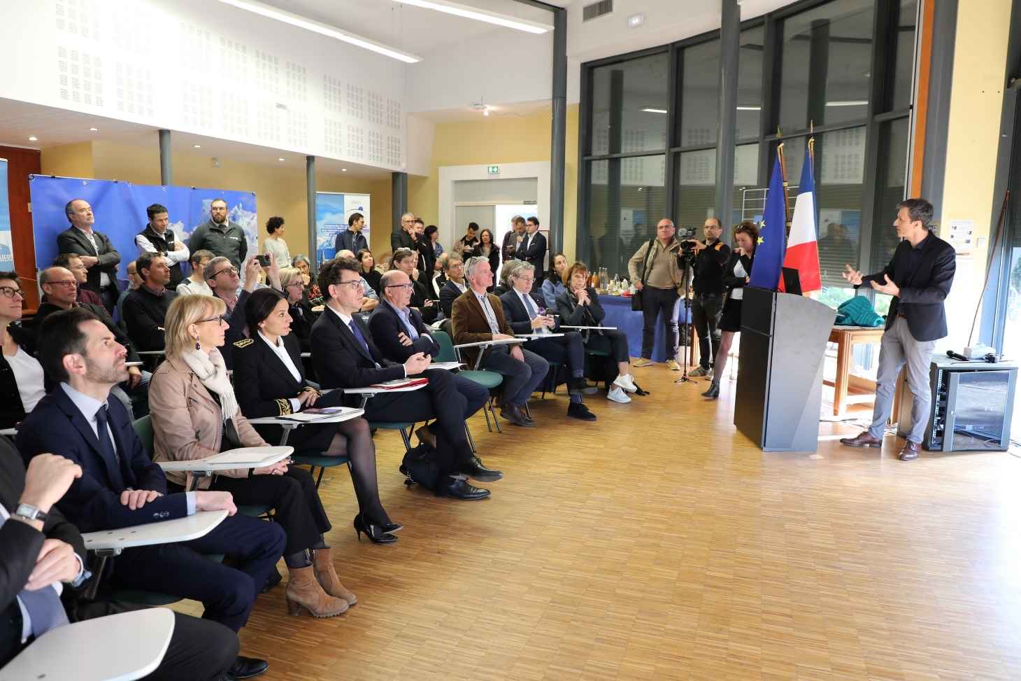 Entreprises et institutions Enseignants-chercheurs Étudiantes et étudiants Journalistes