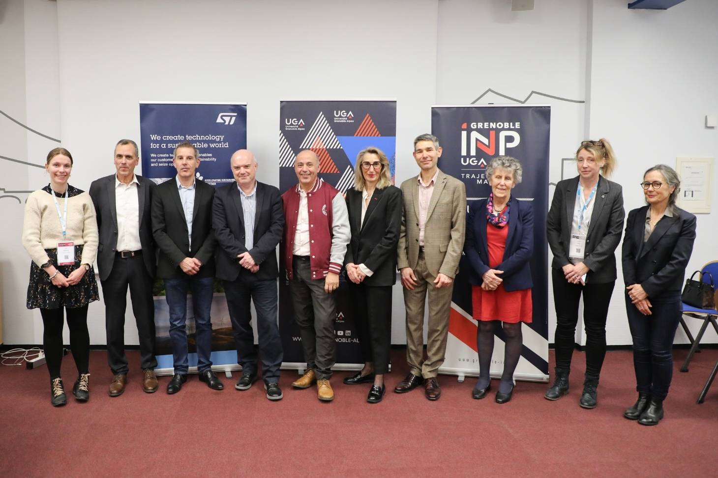 signature de l'accord cadre entre STMicroelectronics France, UGA et Grenoble INP - UGA signature de l'accord cadre entre STMicroelectronics France, UGA et Grenoble INP - UGA