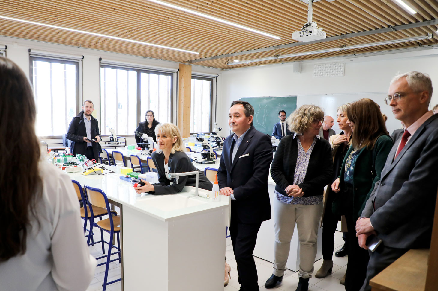 Visite officielle des nouveaux locaux Visite officielle des nouveaux locaux